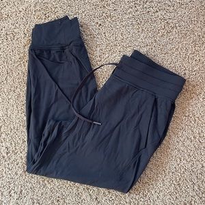 Lululemon Ready to Rulu crop jogger